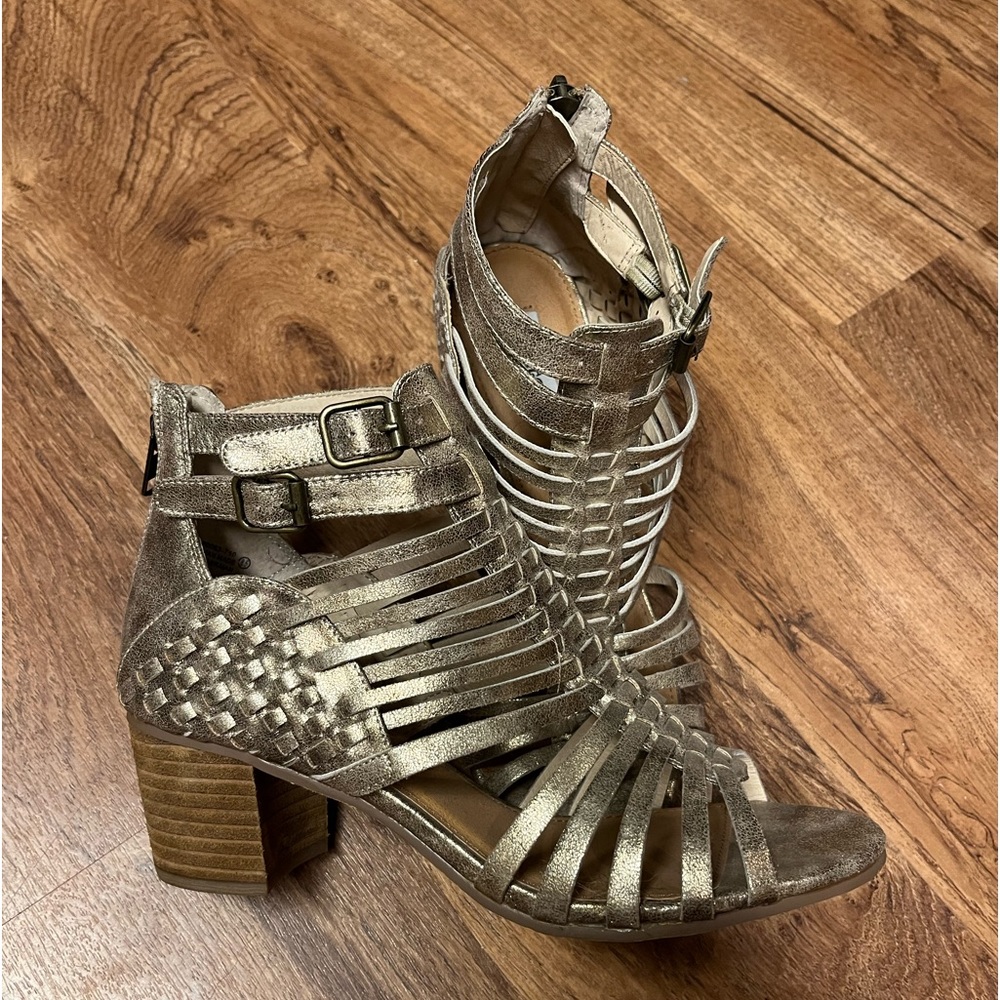 Not Rates heels worn once size 8.5